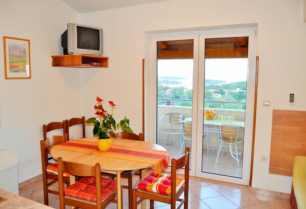 Apartments Tanja Premantura Chambre photo