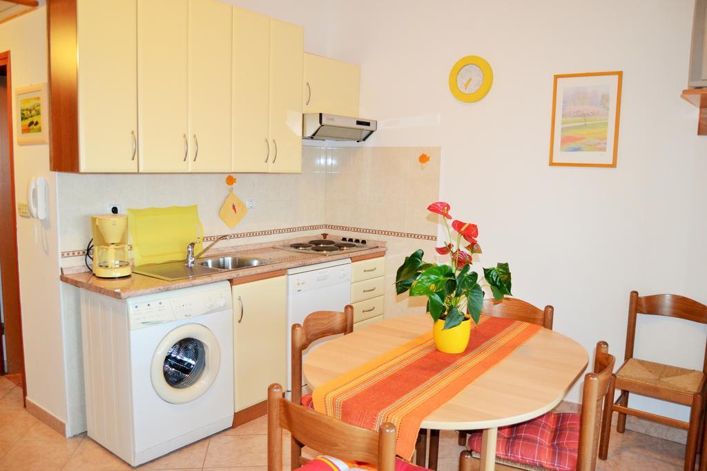 Apartments Tanja Premantura Chambre photo